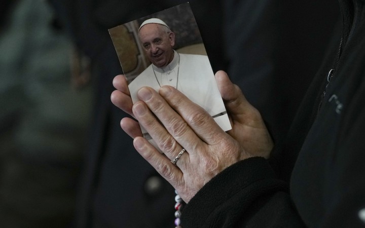 Prečo je v poriadku zaoberať sa nástupníctvom pápeža, hoci je v nemocnici