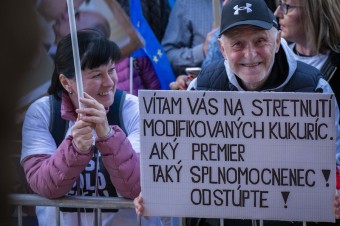 V Bratislave sa zišlo asi desaťtisíc ľudí. Rečníci volali po spájaní konzervatívcov a liberálov