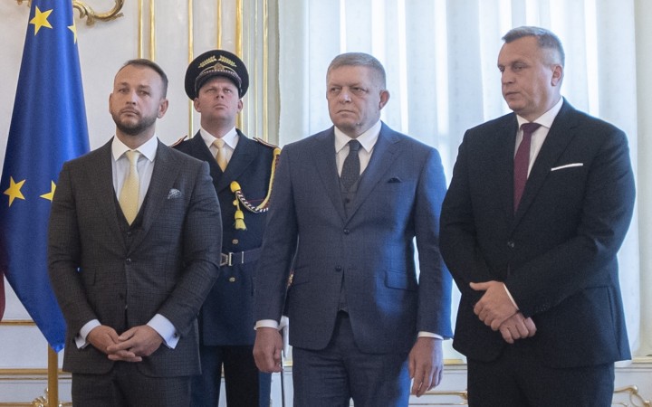 Celé to začal Fico, tvrdí Šutaj Eštok. Danko hovorí o prekročení politického rubikonu
