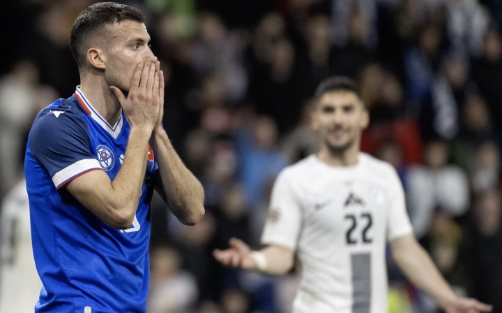Slovenskí futbalisti budú hrať aj naďalej v C-divízii, prehrali v Slovinsku 1:0 po predĺžení
