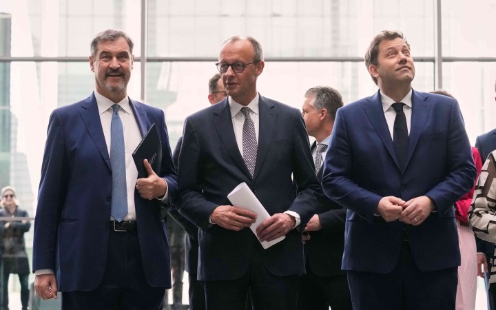 V migrácii sa pritvrdí a Berlín má aj vesmírne ambície
