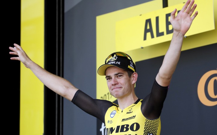 Na Tour skončili po pádoch van Aert i Schachmann