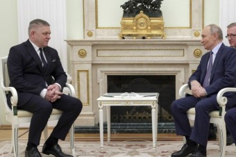 Pred cestou do Moskvy odmietol „novú železnú oponu“, volal na slávu Červenej armáde a kritizoval EÚ