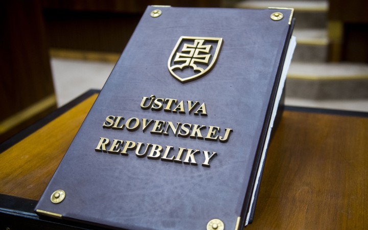 Ústavná novela ukazuje, že opozičná politika nemusí byť hystéria či konflikt