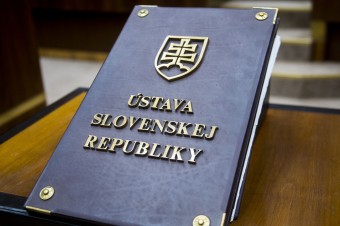 Ústavná novela ukazuje, že opozičná politika nemusí byť hystéria či konflikt