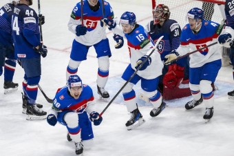 Slováci sa s Francúzmi vytrápili, napokon berú dôležité tri body