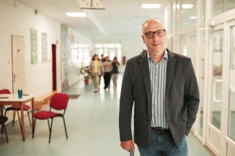 Záškolákov máme minimum, pre Druckerov návrh musíme strojnásobiť kapacitu