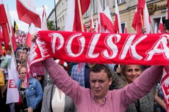 Poľskí voliči medzi Washingtonom a Bruselom
