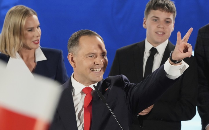 Víťazom sa stal konzervatívny kandidát opozície Karol Nawrocki