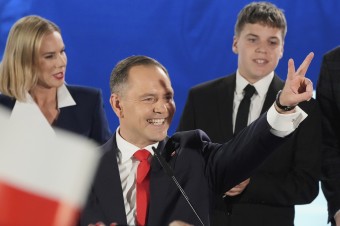 Víťazom sa stal konzervatívny kandidát opozície Karol Nawrocki