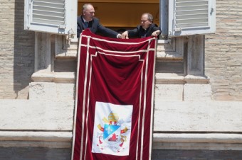 Lev XIV. začína sociálne, zamestnanci Vatikánu dostali bonus 500 eur