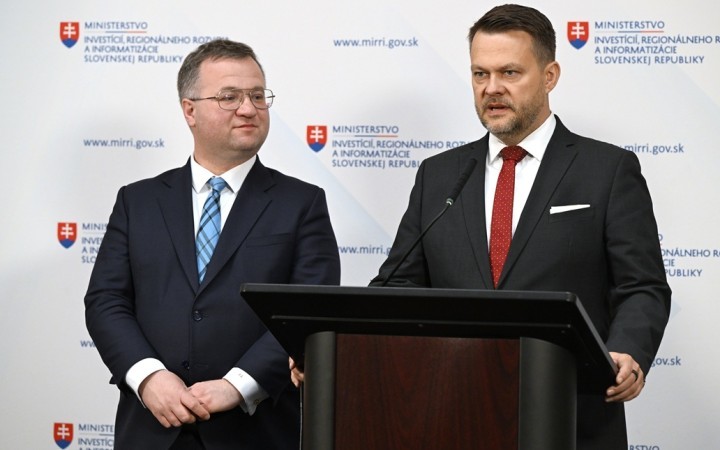 Migaľ a Šalitroš žiadajú od šéfa Hlasu ospravedlnenie a 156-tisíc eur