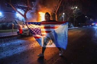 Ako vyzerajú protesty v Los Angeles, kde sa Národná garda snaží zastaviť vandalizmus (fotogaléria)