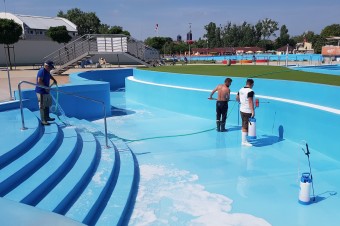 Je vo vážnom stave v bratislavskej nemocnici. Preventívne zatvorili kúpalisko v Štúrove