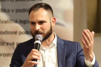 Za hodnotovú zvrchovanosť je viac než 100 poslancov, no o hlasy matovičovcov nikto nestojí