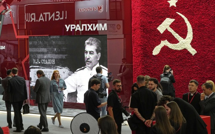 Rusi vzhliadajú k Stalinovi, je projekciou ideálneho politika