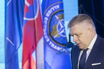 Byť v EÚ a NATO nie je náboženstvo, hovorí Fico. Do roku 2027 výdavky na zbrojenie nezvýši