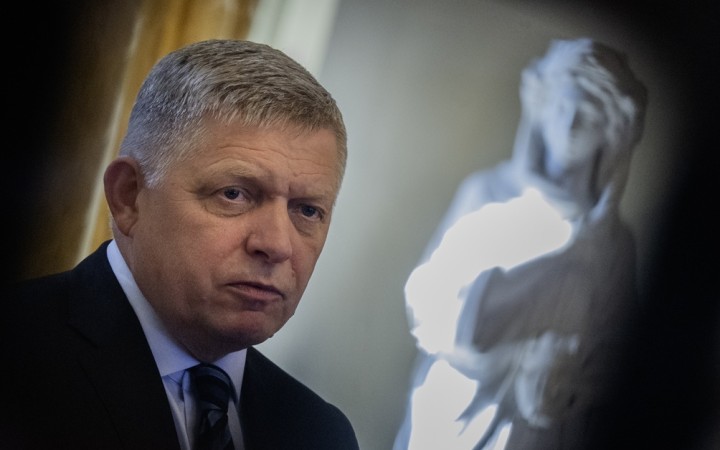 Premiéra označili za trójskeho koňa Ruska a žiadajú zrušiť právo veta