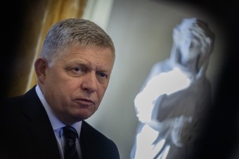 Premiéra označili za trójskeho koňa Ruska a žiadajú zrušiť právo veta