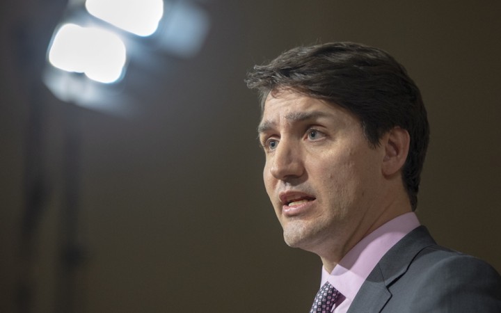 Trudeau sľúbil nové opatrenia na kontrolu zbraní, ak vyhrá voľby 