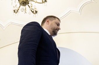 Záchrankový tender je pre Roberta Fica príležitosťou na vykostenie Hlasu