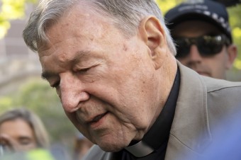 Kardinálovi Pellovi zamietli odvolanie. Proces stál na jedinom svedectve