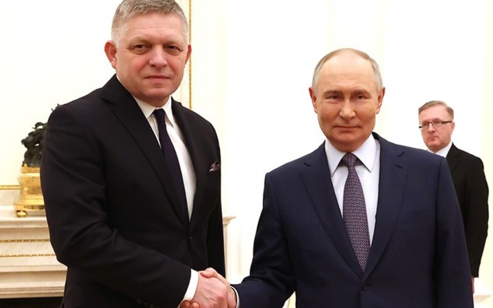 Premiér má naplánované stretnutie s Putinom. Na oslavách bude 26 lídrov vrátane Kim Čong-una
