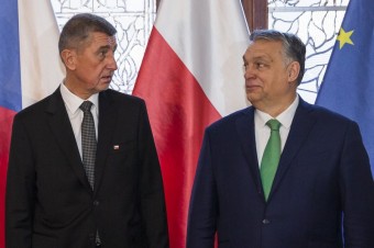 Démonizovali ťa, ale vyhráš. Paradoxy kotrmelcov v stredoeurópskej politike