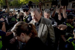 Proces s kardinálom Pellom pripomína časy stalinizmu, tvrdí George Weigel