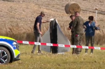 Po narušení vzdušného priestoru aktivuje článok 4 NATO, úlomky poškodili strechu domu