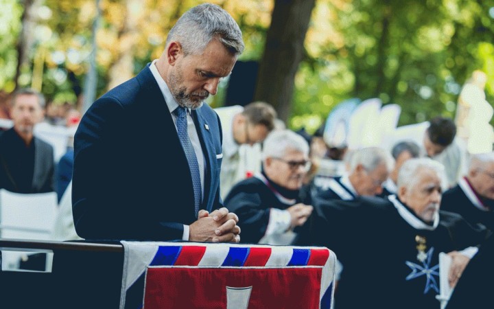 Koalícia ponúka úpadok, opozícia revanš