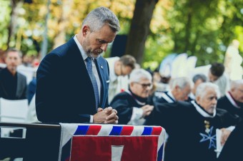 Koalícia ponúka úpadok, opozícia revanš