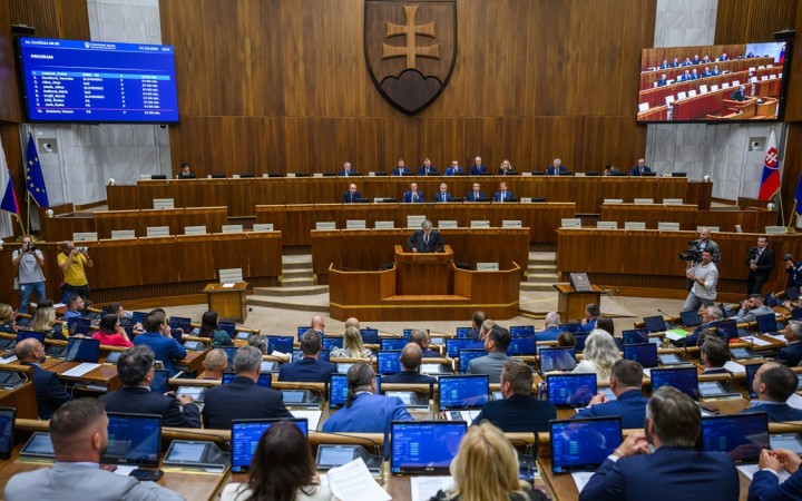 Koalícia skrátila diskusiu, opozícia sa obráti na Ústavný súd a avizuje ďalší protest
