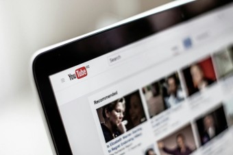 Bidenova vláda vyvíjala „neprijateľný“ tlak na cenzúru, tvrdí sociálna sieť
