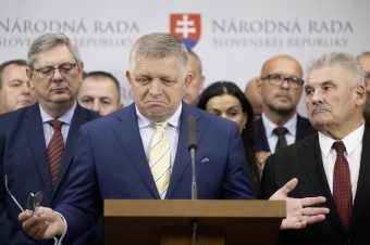 Fico chcel hlasovať bez ústavnej väčšiny. Niektorí jeho poslanci zvažovali prenechať návrh KDH