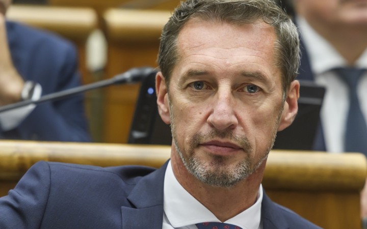 Po novele ústavy sme slobodnejší vstúpiť do vlády aj s liberálmi a progresívcami