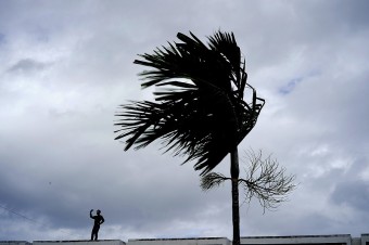 Hurikán Dorian udrel na Bahamy s 295-kilometrovou rýchlosťou