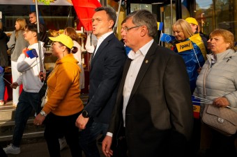 Vyhrala proeurópska strana PAS, udrží si väčšinu v parlamente. Opozícia vyzýva na protesty