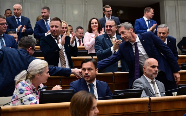 Nečakaní hrdinovia. Konzervatívci uspeli aj napriek svojej biede