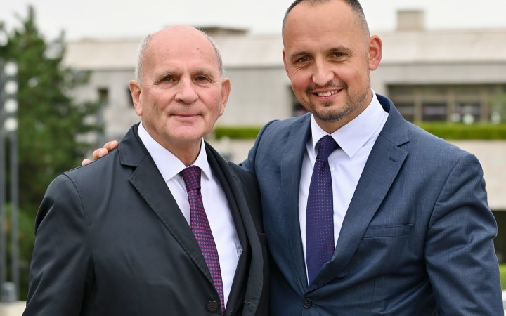 Chceme vymeniť neschopný Smer, tvrdí šéf hnutia. S Krátkym zatiaľ nehovoril