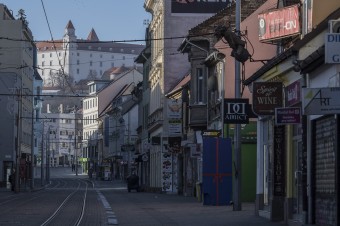 Na Obchodnej ulici v Bratislave došlo v noci k násilnému incidentu