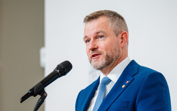 Súčasná vláda sa hádkami až tak nelíši od tej predchádzajúcej