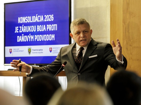Budeme zoštíhľovať štát a bojovať s tieňovou ekonomikou. O akom bankrote štátu to tu hovoríte?