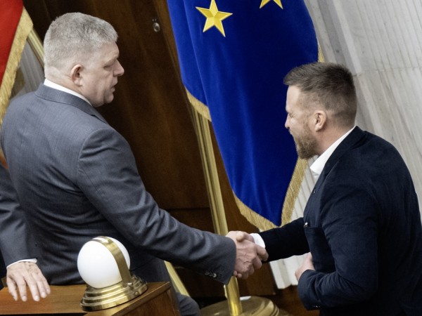 Za pravdu sa vždy vešalo, stojím za vami, podporil ho Fico. Nech polícia koná, odkázal Šaško