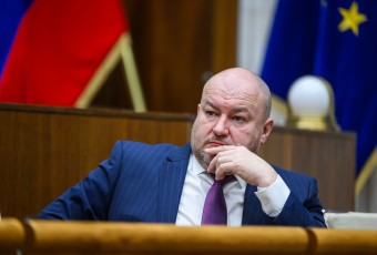 Koalícia prijala pozmeňováky, s ktorými Huliak nesúhlasil. SNS sa zdržala