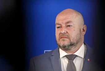 Na poslednú chvíľu zafungoval lobing samospráv. Straty popularity sa zľakli aj vládni starostovia a primátori