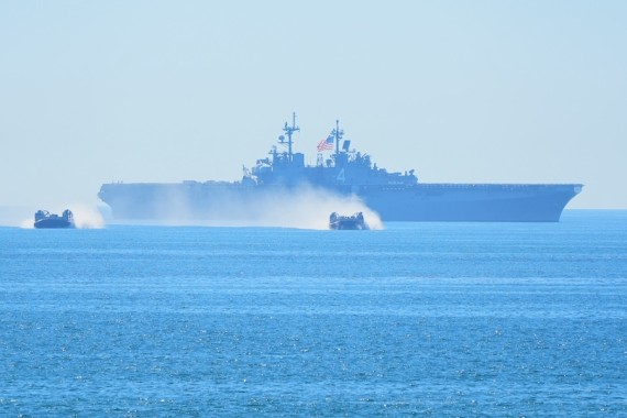 Spojené štáty nasadzujú lietadlovú loď USS Gerald R. Ford