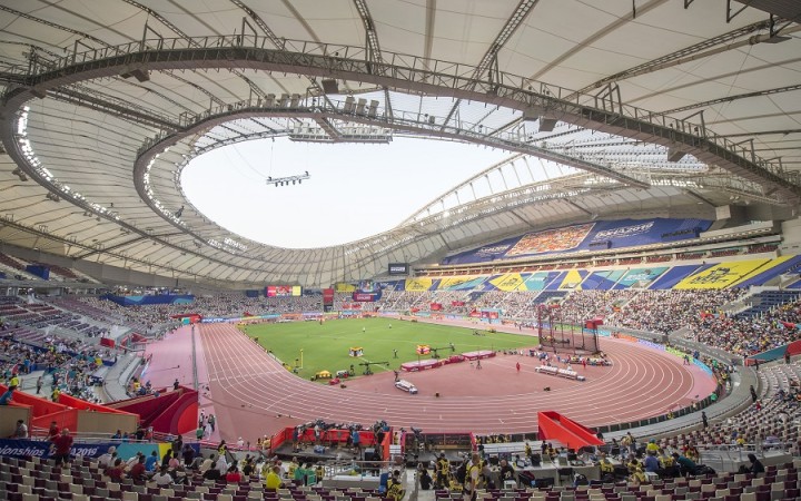 Bežec pomohol na MS v atletike v Dauhe dôjsť do cieľa súperovi