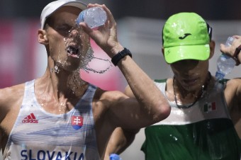 Chodci Tóth ani Czaková horúčavu na MS v Dauhe nezvládli, z pretekov odstúpili