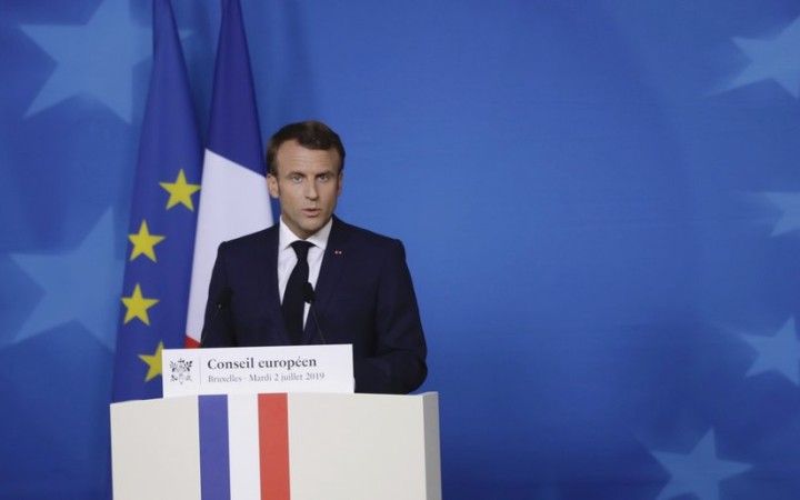 Macron chce zaviesť inštitút dvoch matiek jedného dieťaťa bez otca